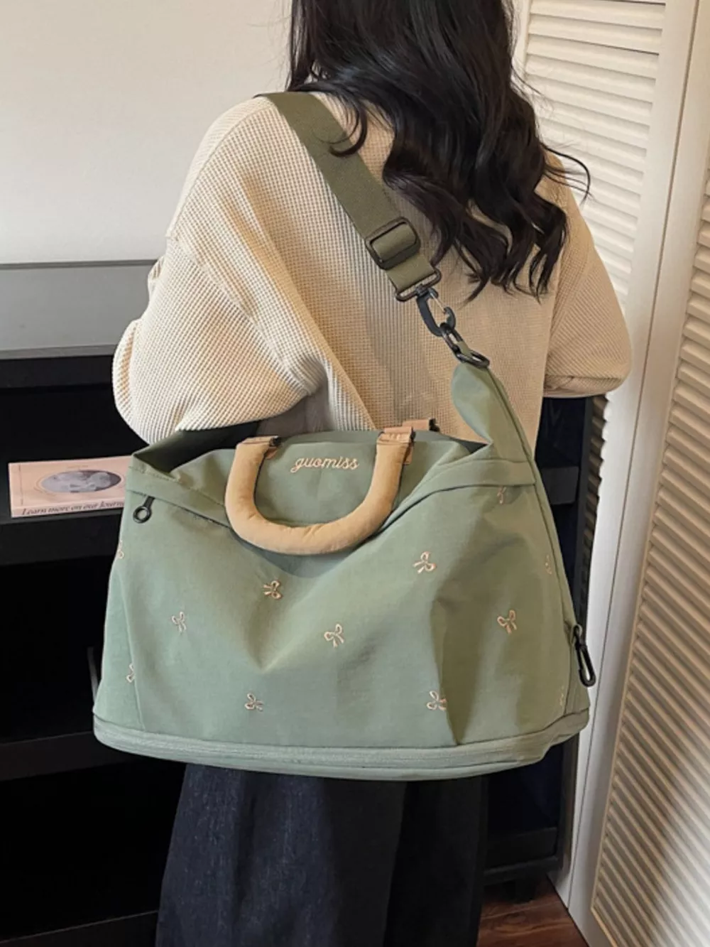 Bow Embroidered Travel Bag, image 7