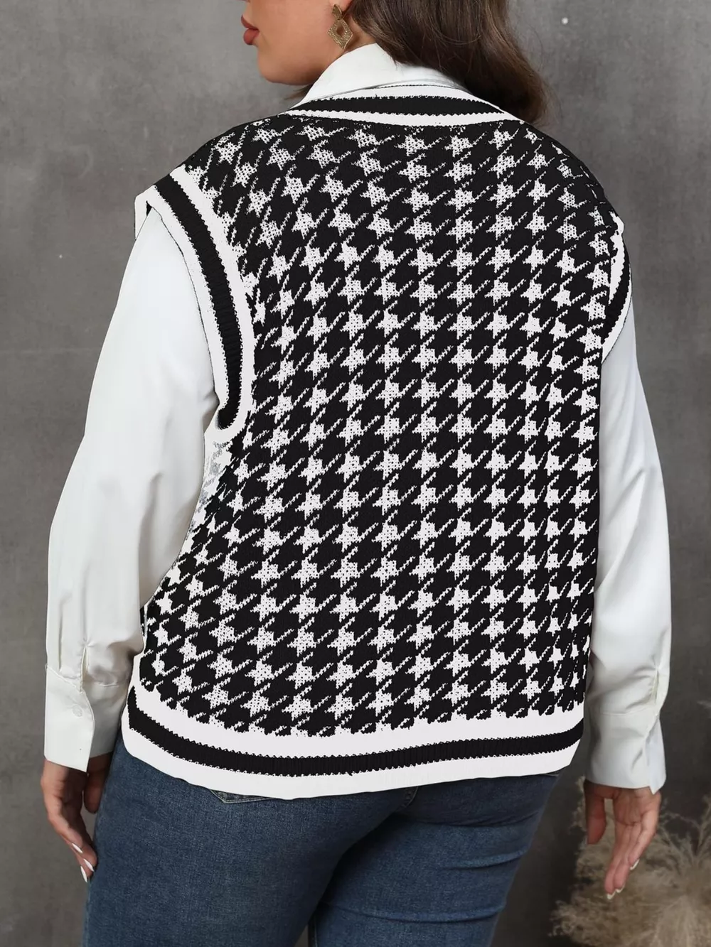 Plus Size Houndstooth V-Neck Knit Sweater Vest, image 18