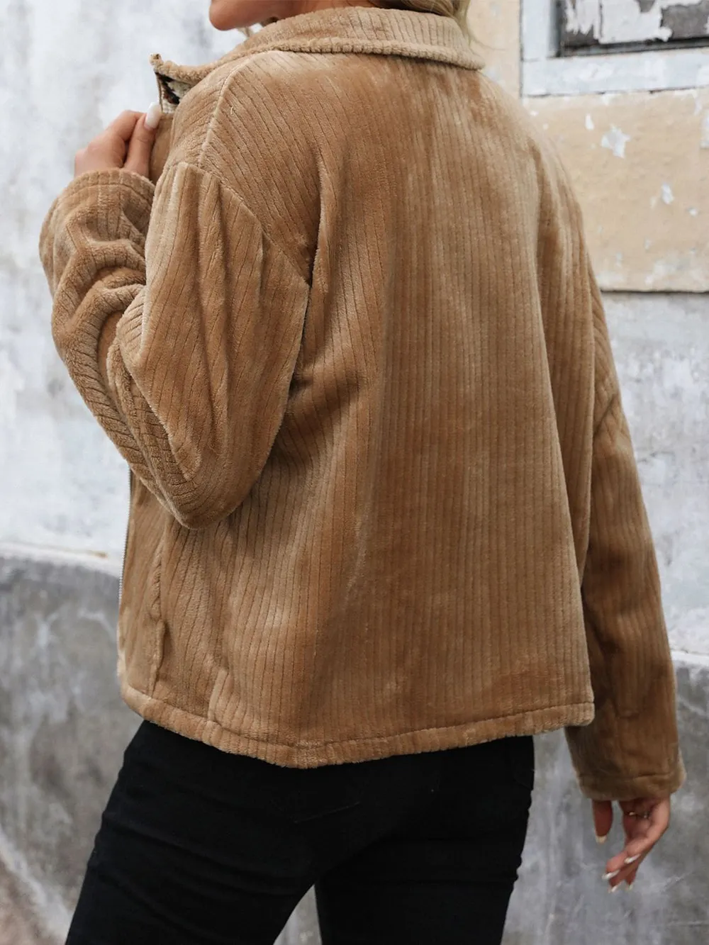 Pocketed Zip Up Collared Neck Long Sleeve Jacket, image 2