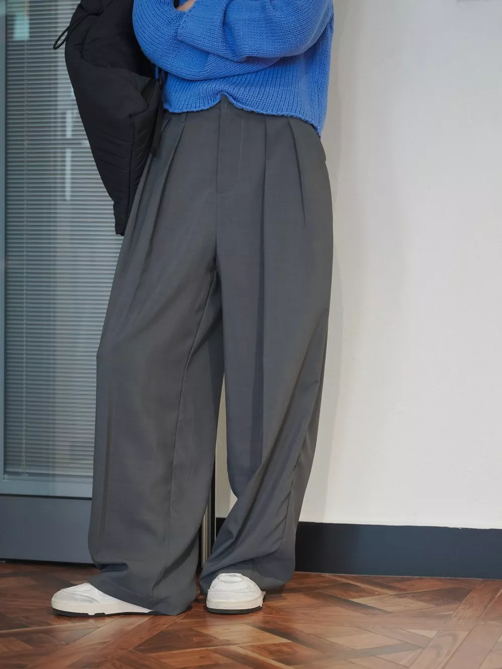 High-Waisted Pleated Wide-Leg Pants, image 3