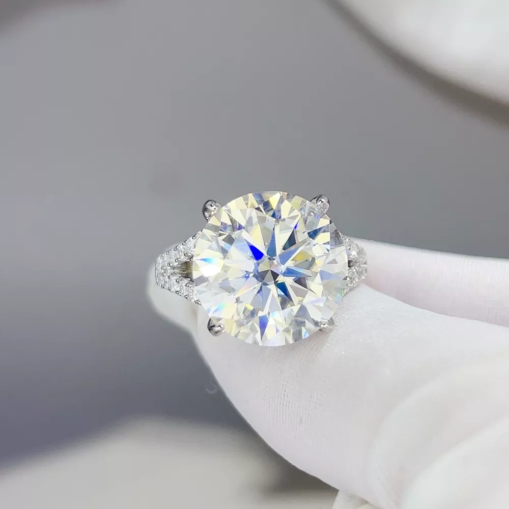 10 Carat 925 Sterling Silver Moissanite Ring, image 2