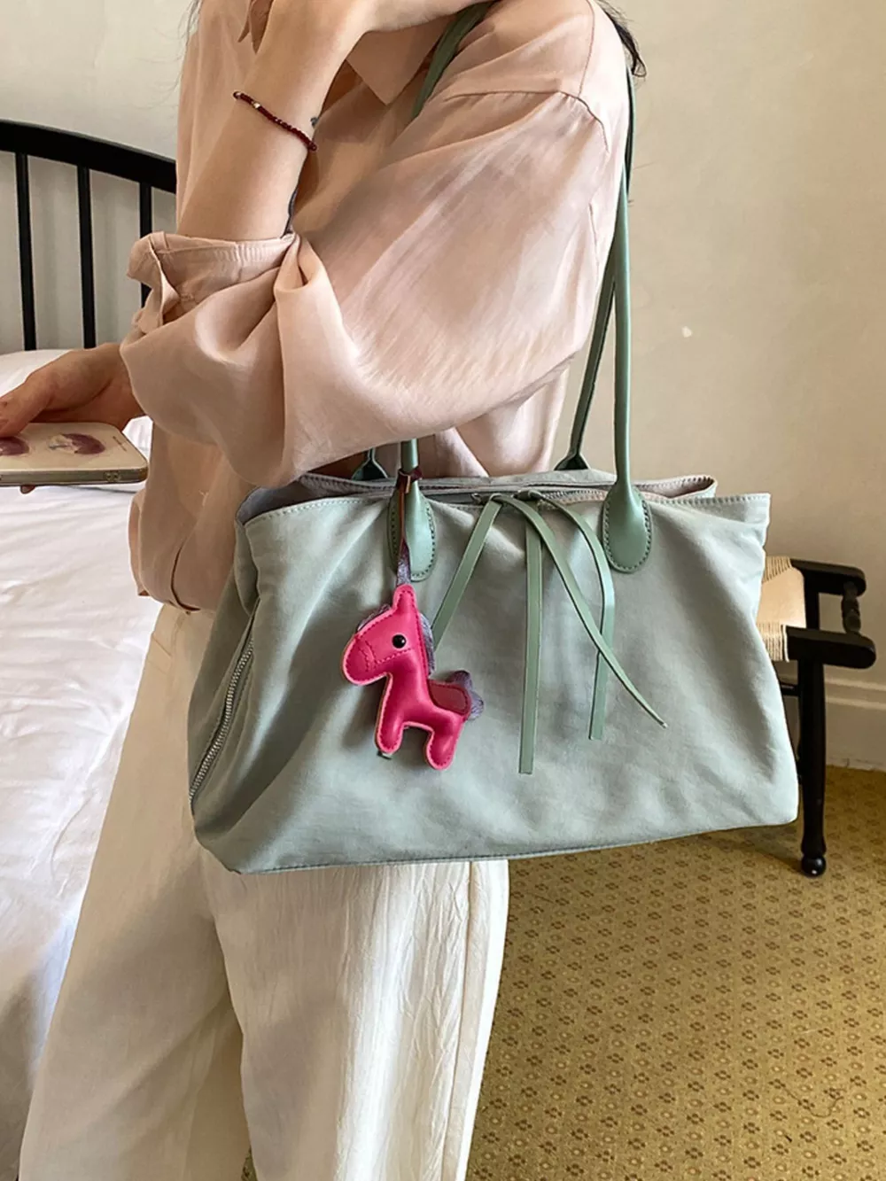 Lightweight Canvas Shoulder Bag, image 3