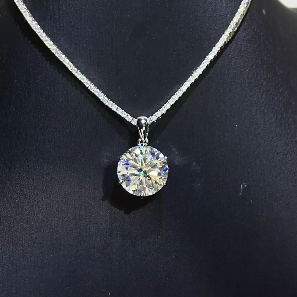 20 Carat 925 Sterling Silver Moissanite Pendant Necklace