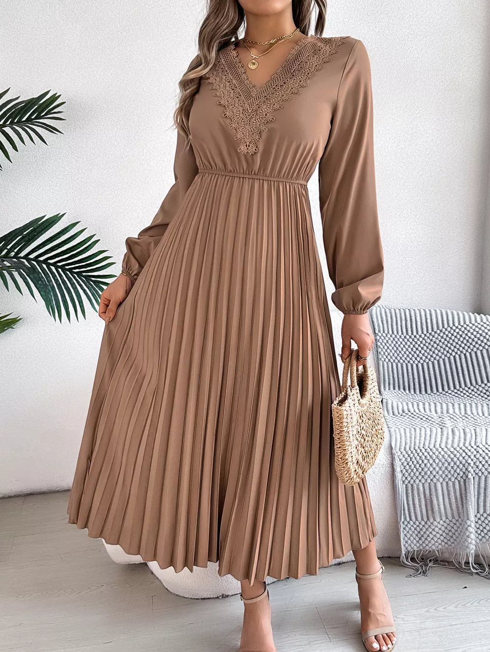 Lace Detail V-Neck Pleated Dress, image 8