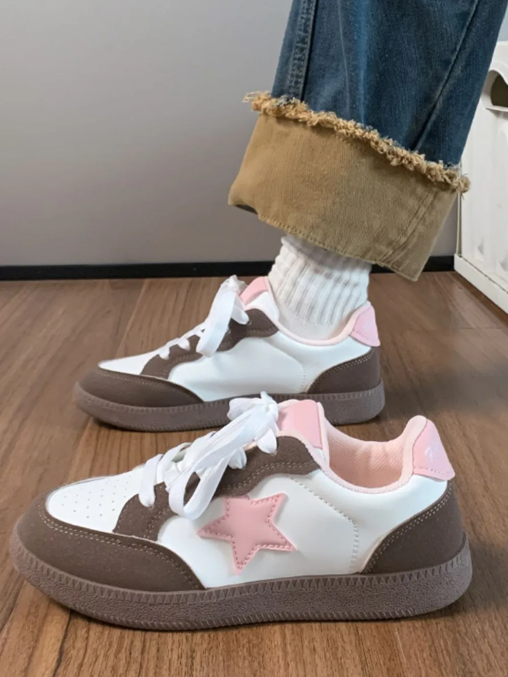 Contrast Star Lace-Up Athletic Sneakers, image 3