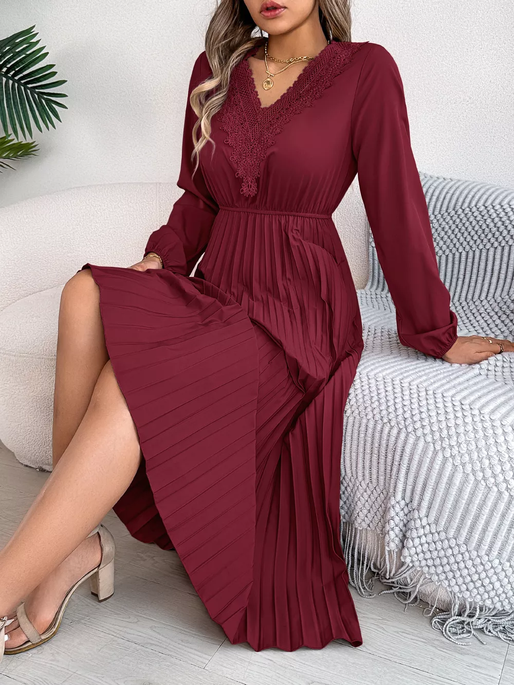 Lace Detail V-Neck Pleated Dress