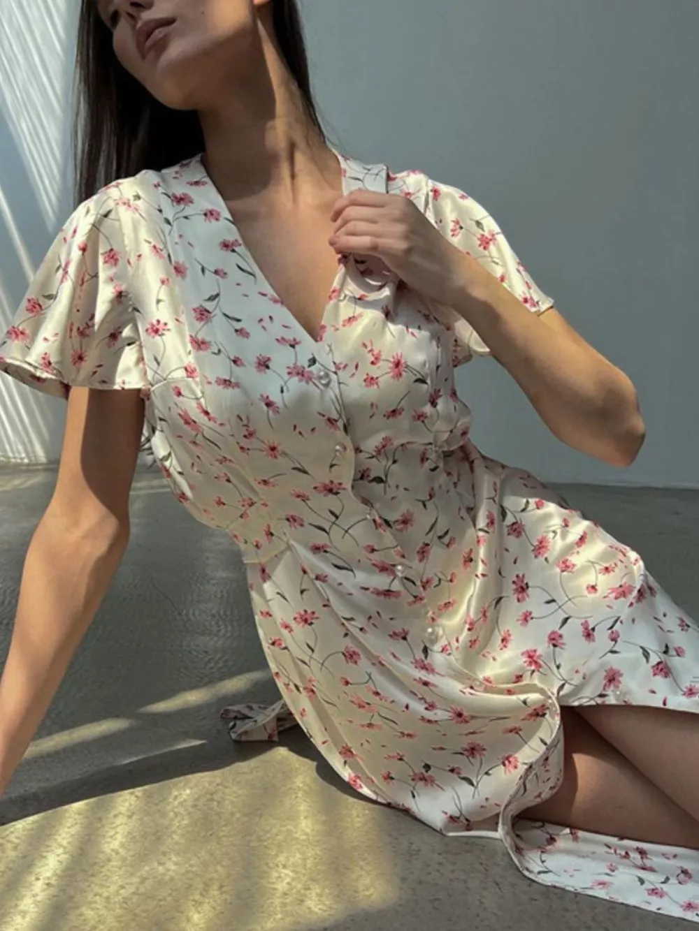 Floral Print V-Neck Flutter Sleeves Midi Dress, image 3