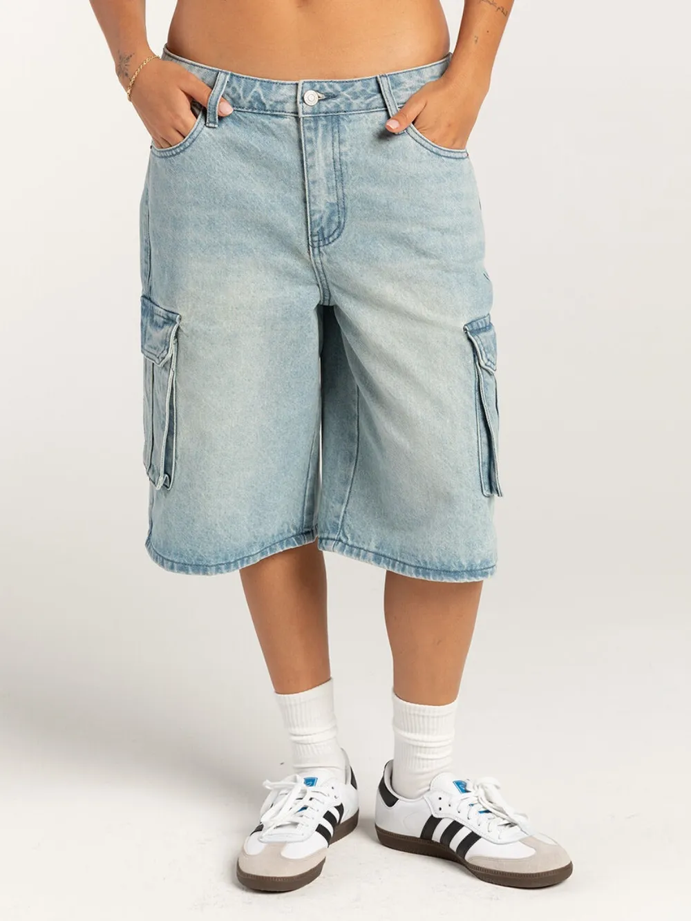 Mid-Rise Waist Denim Shorts with Pockets, image 2