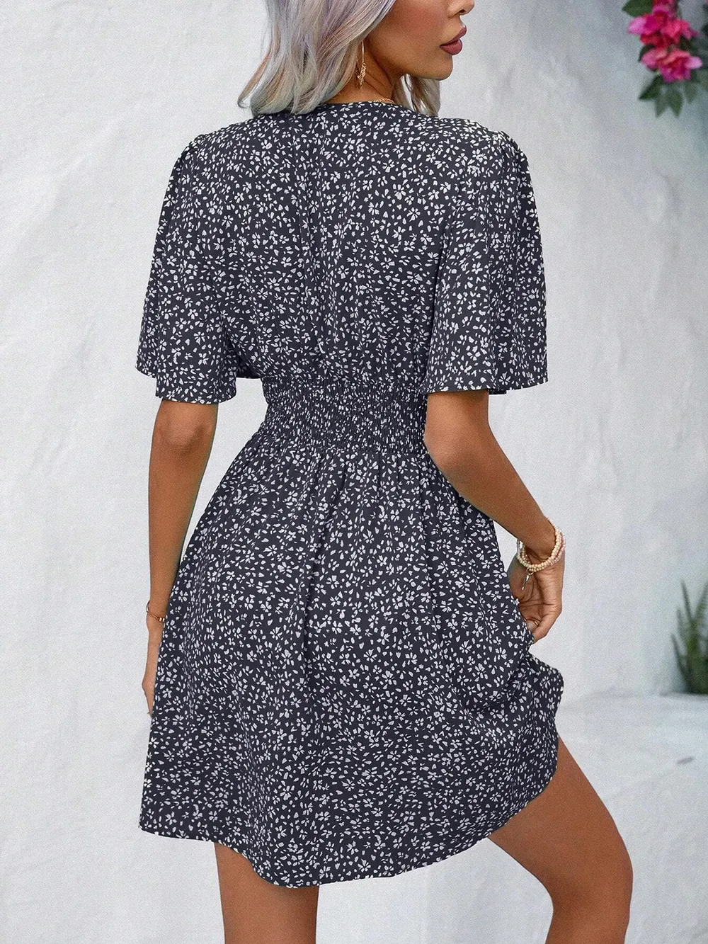 Printed V-Neck Half Sleeve Mini Dress, image 4