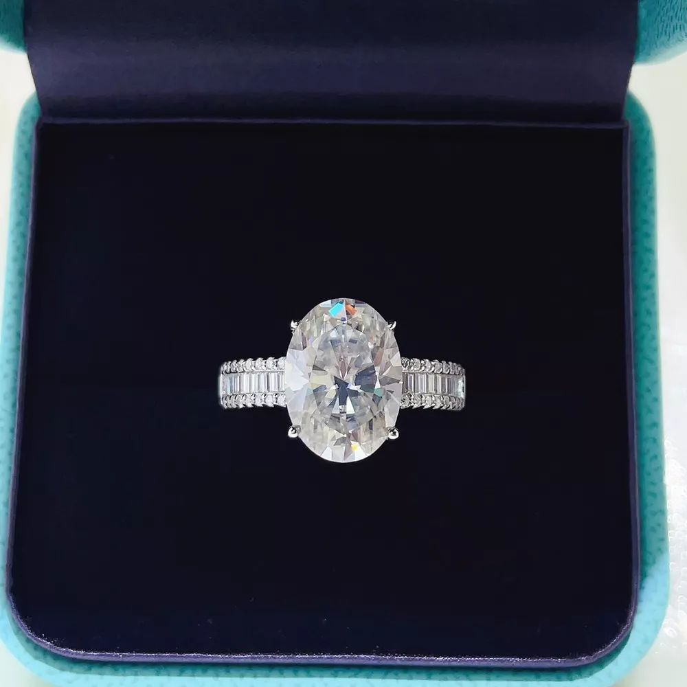 8 Carat 925 Sterling Silver Moissanite Ring