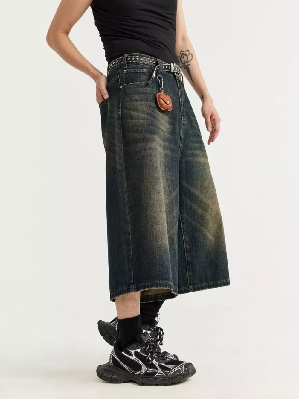 Men's Washed Wide Leg Demin Shorts, image 2