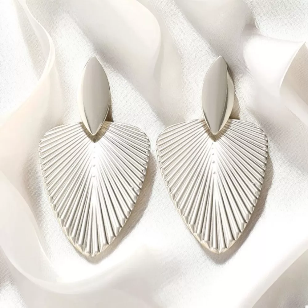 Alloy Textured Earrings, image 4