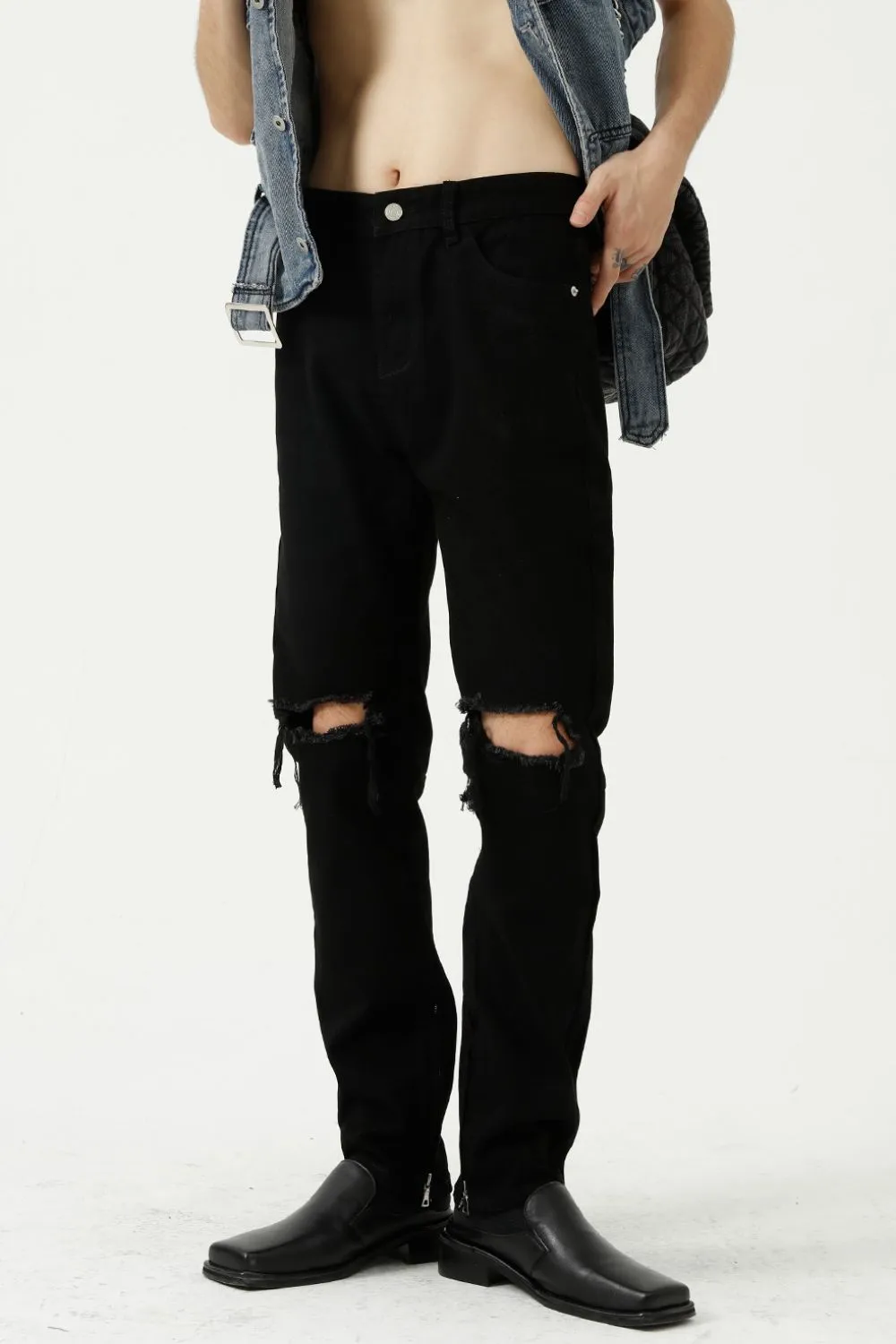 Distressed Mid Rise Jeans with Pockets, image 2