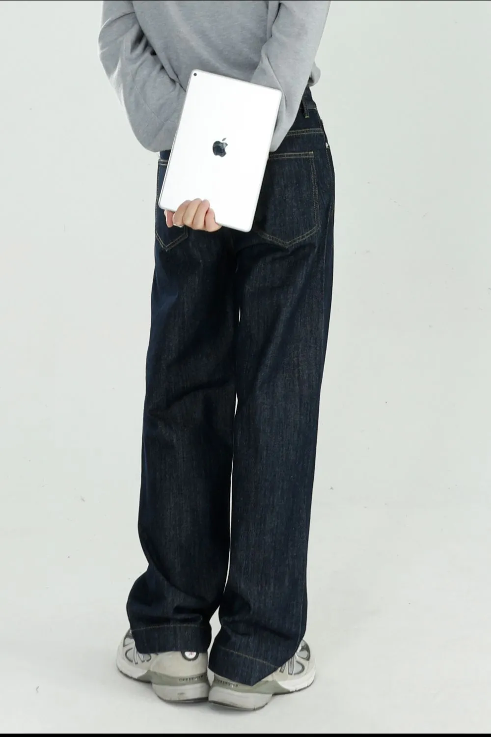 Mid Rise Jeans with Pockets, image 3