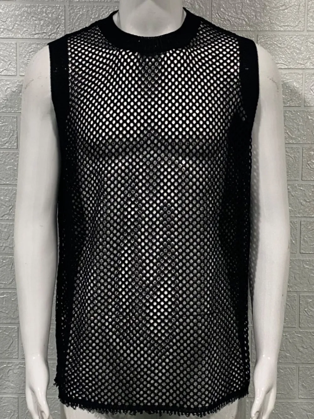 Men's Round Neck Hollow Out Sleeveless Knit Top, image 3
