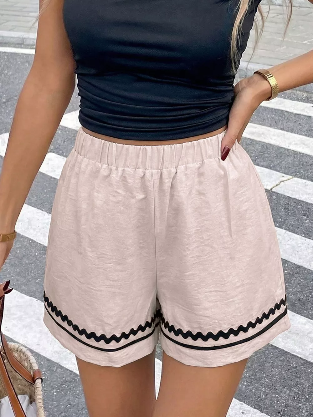 Elastic Waist Wavy Trim Casual Shorts, image 3