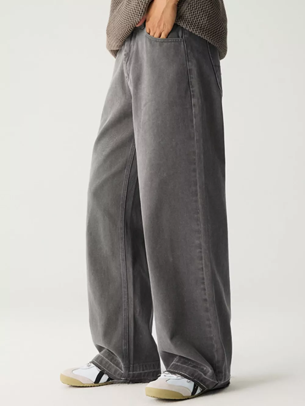 Men's Wash Relaxed Fit Wide Leg Jeans, image 2