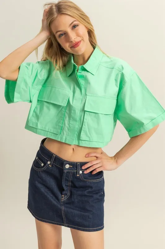 Front Pockets Poplin Collared Neck Crop Shirt