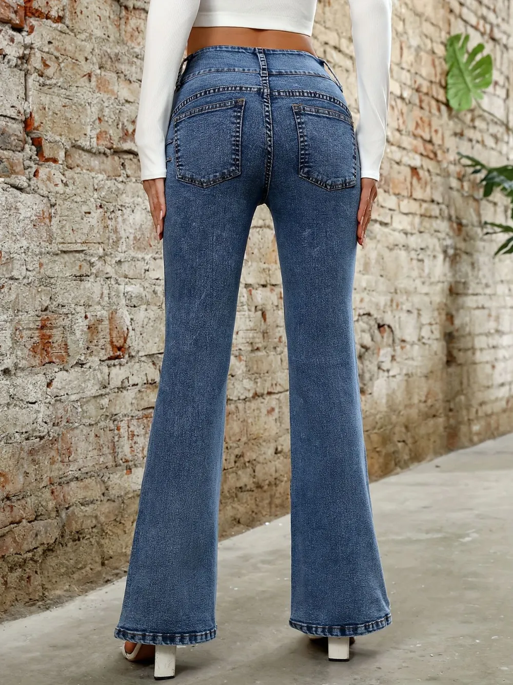 Bootcut Jeans with Pockets, image 2