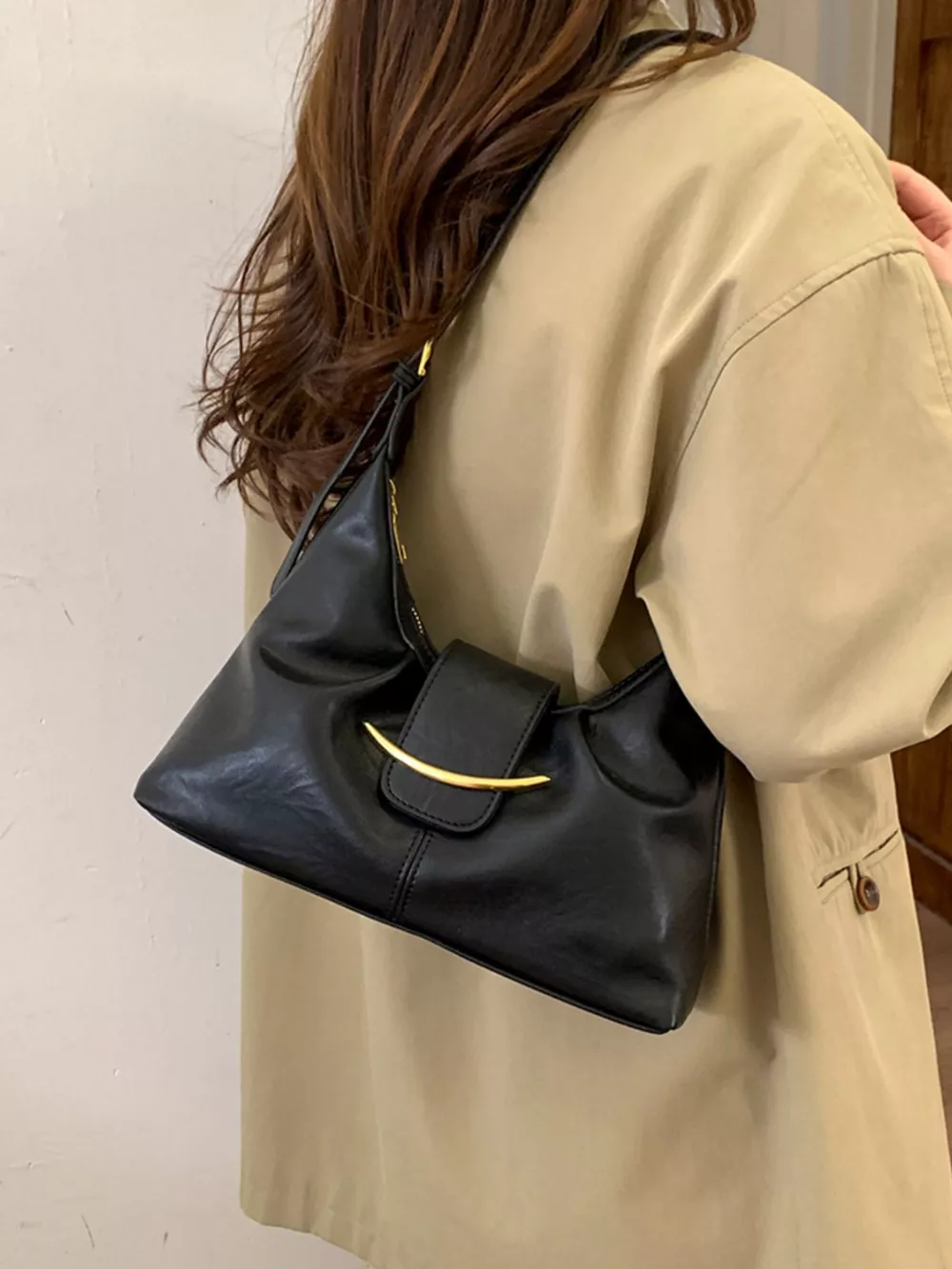 Buckle Adjustable Strap Crossbody Bag