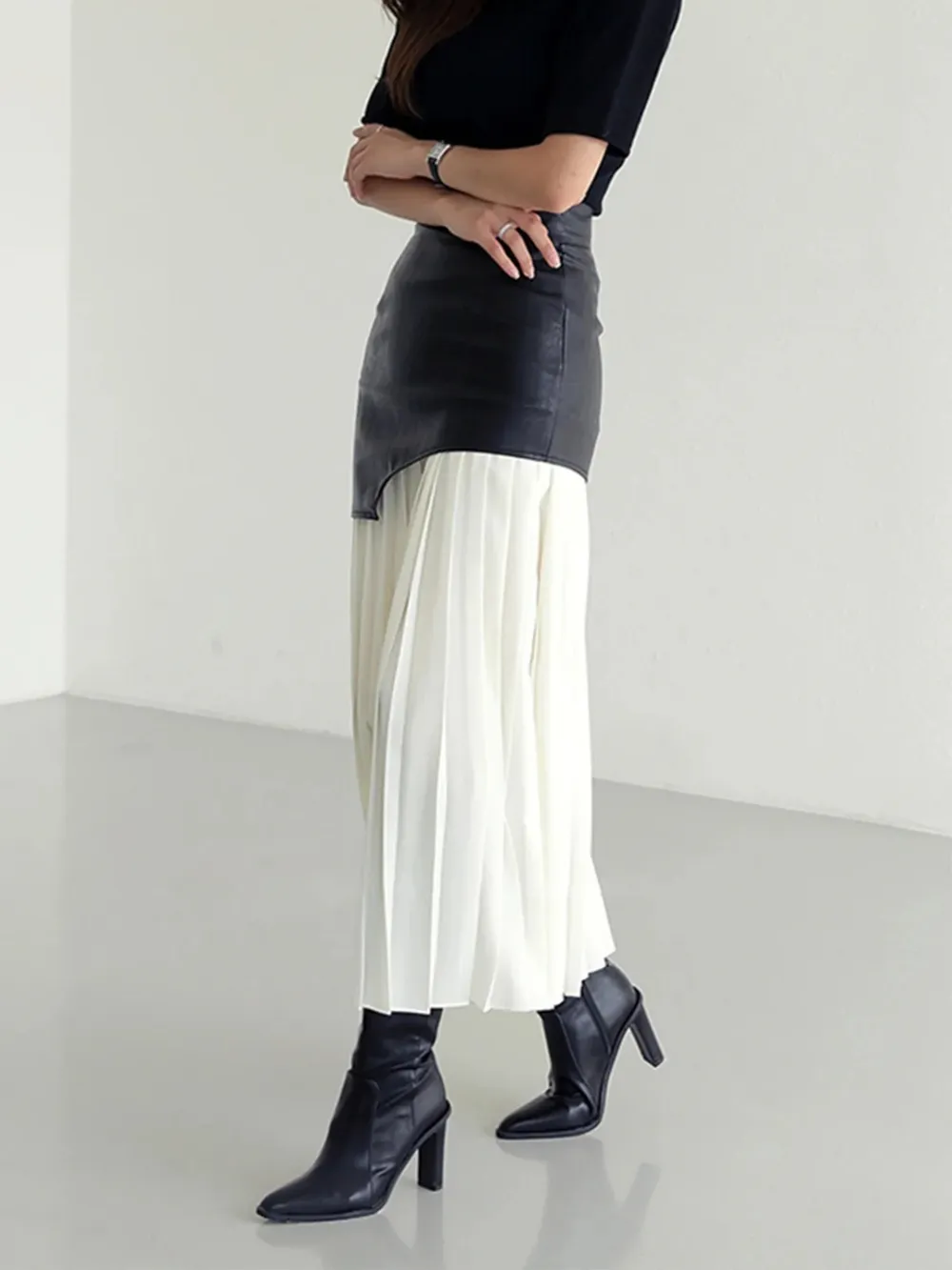 Pleated Contrast High Rise Skirt, image 2
