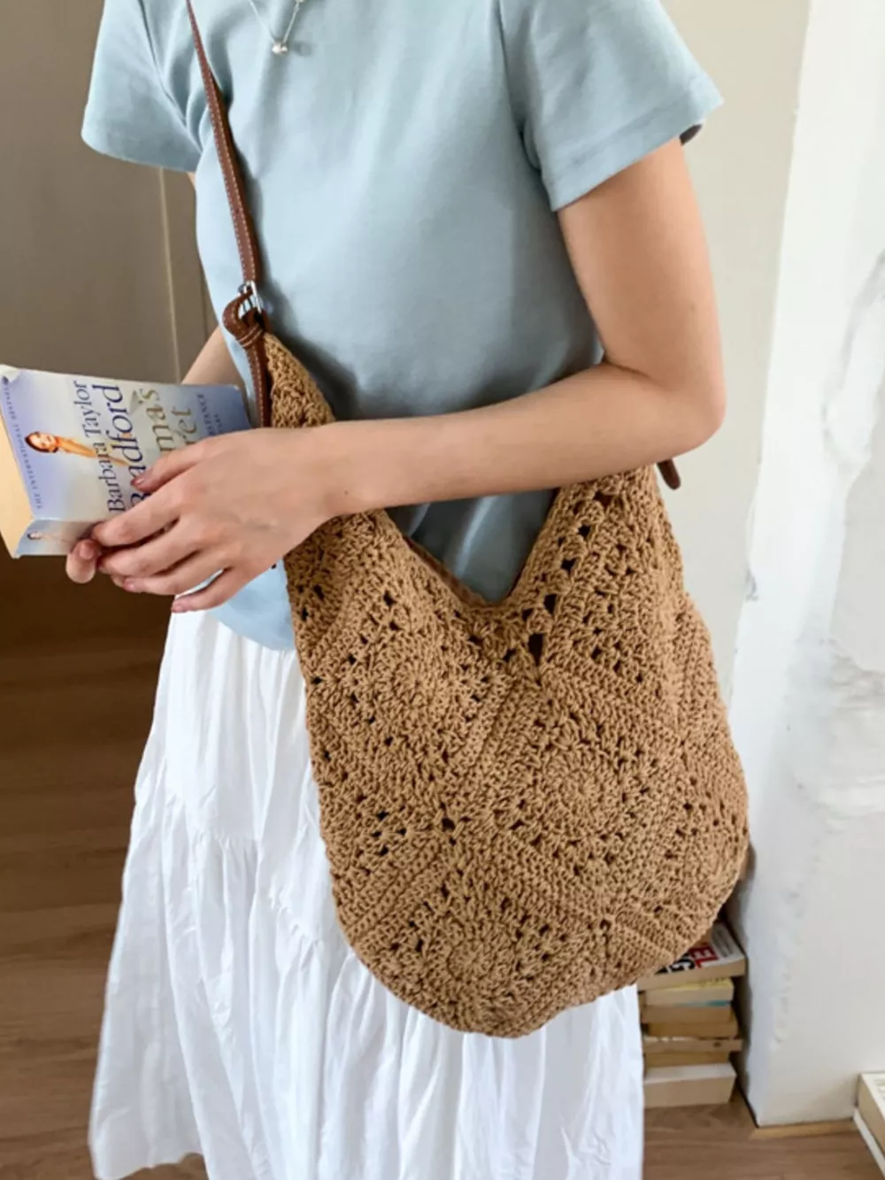 Crochet Shoulder Bag with Leather Straps, image 6