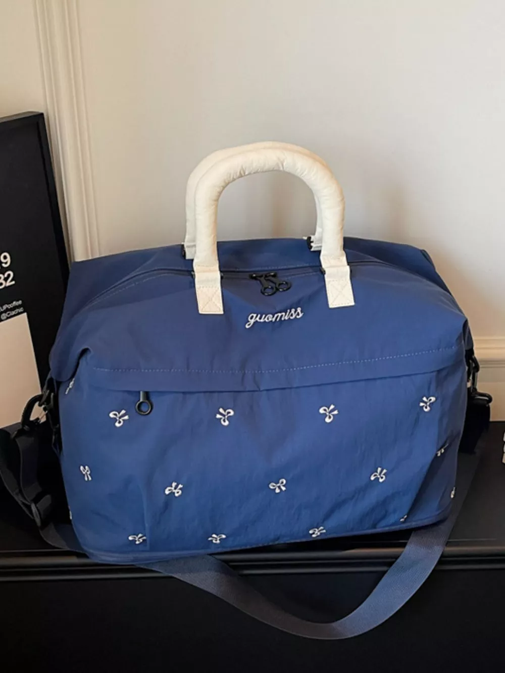 Bow Embroidered Travel Bag, image 3