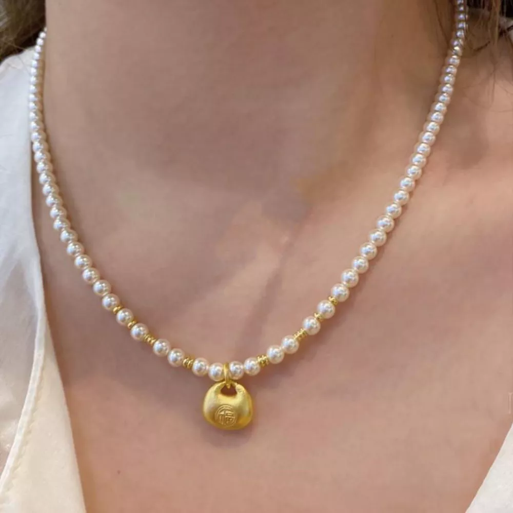 Pearl Necklace with Golden Pendant