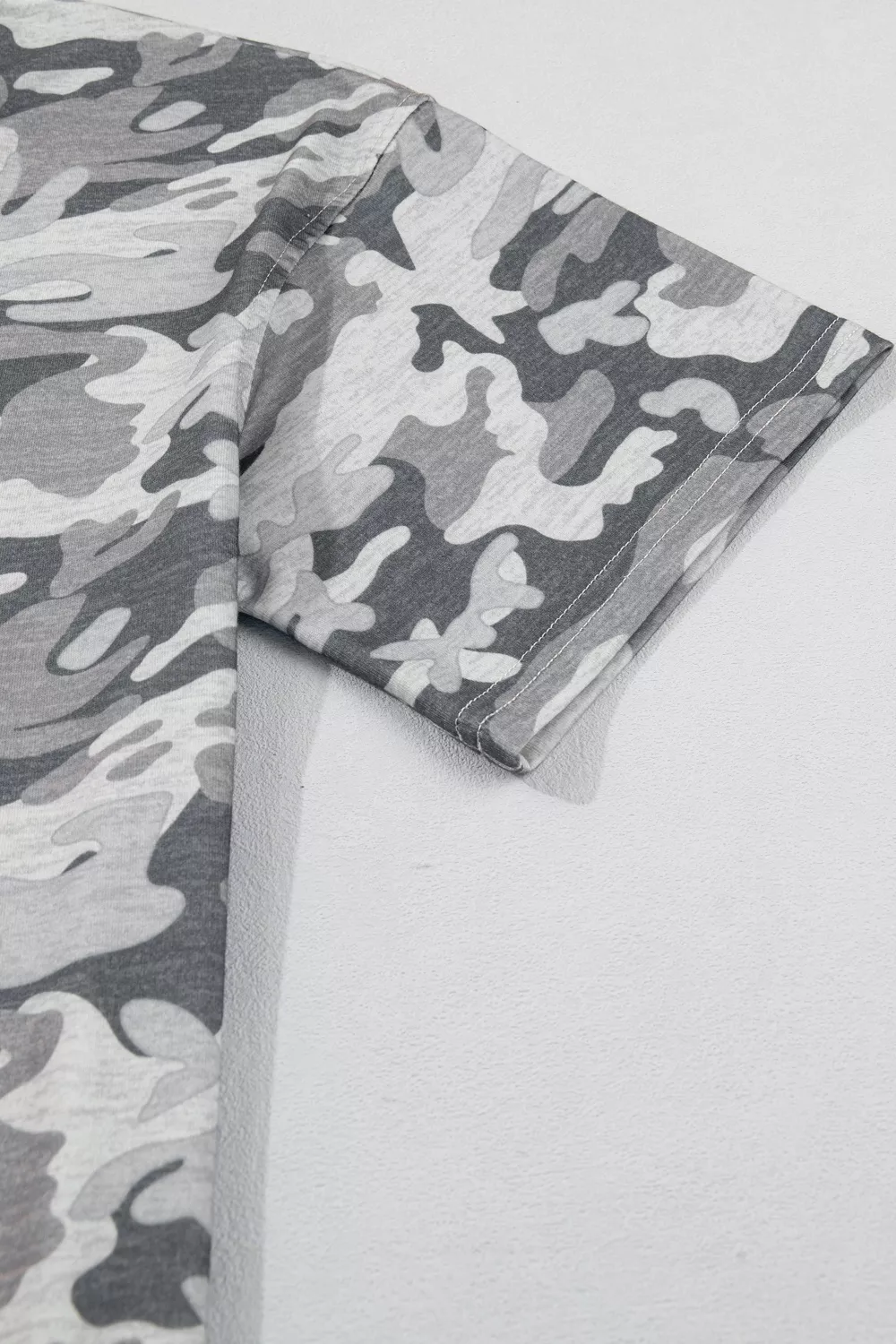 Camouflage Print Raw Edge V Neck Tee, image 9