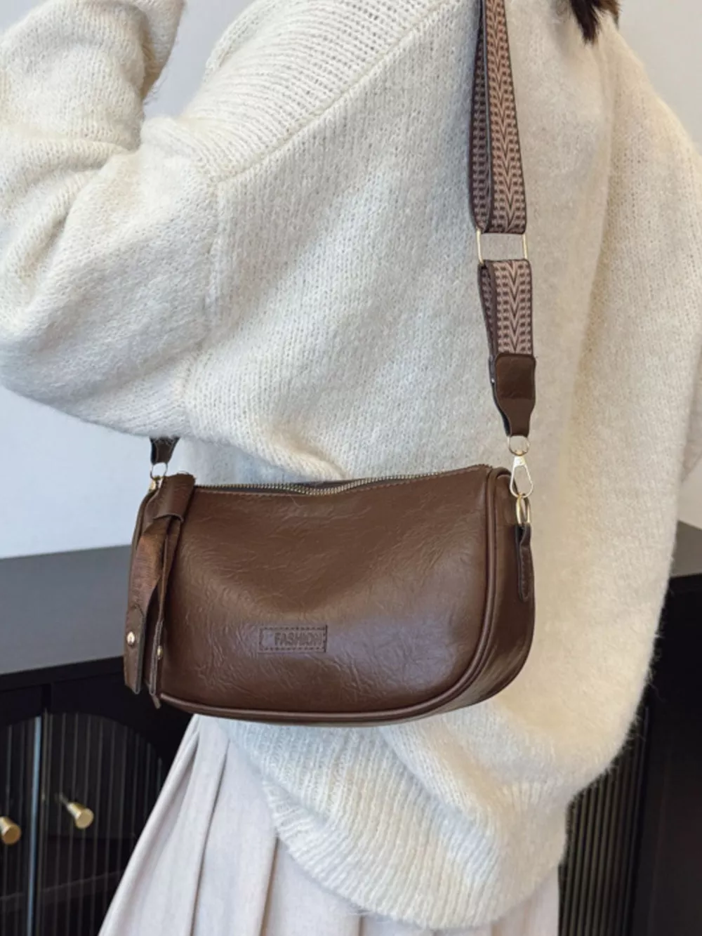 Retro Style Shoulder Crossbody Bag with Wide Strap, image 8