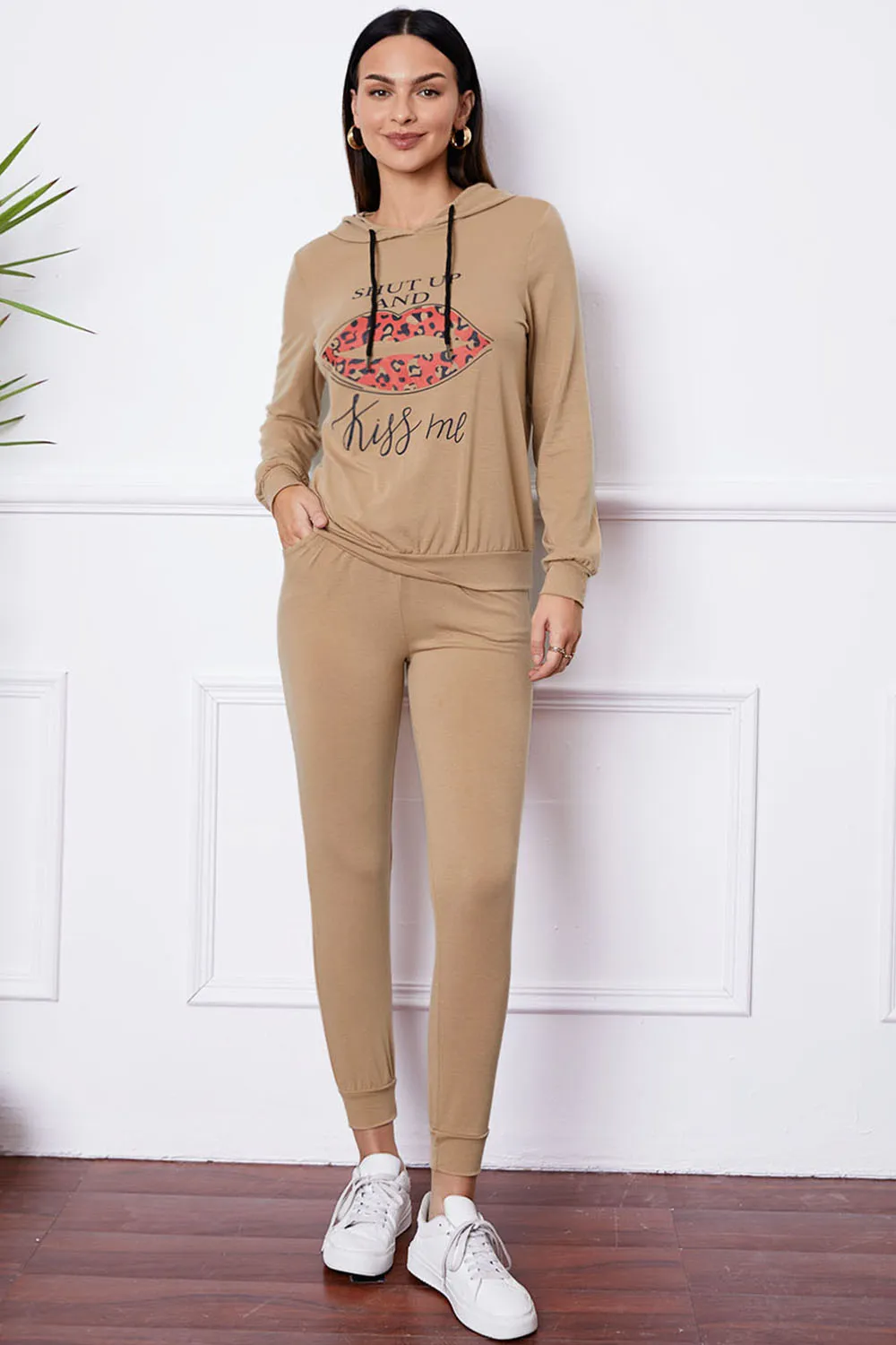 SHUT UP AND KISS ME Lip Graphic Hooded Top and Drawstring Pants Set, image 2