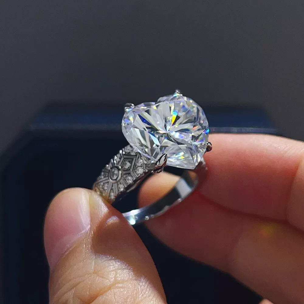 10 Carat 925 Sterling Silver Moissanite Ring, image 2