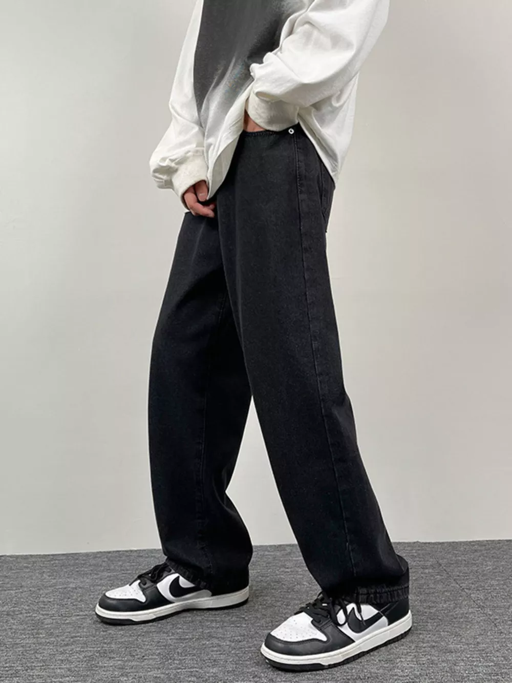 Men's Relaxed Fit Jeans, image 3