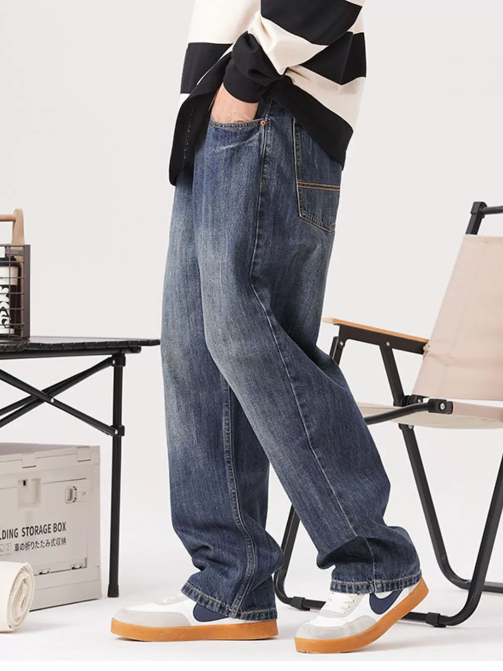 Men's Vintage Wash Loose Fit Jeans, image 2