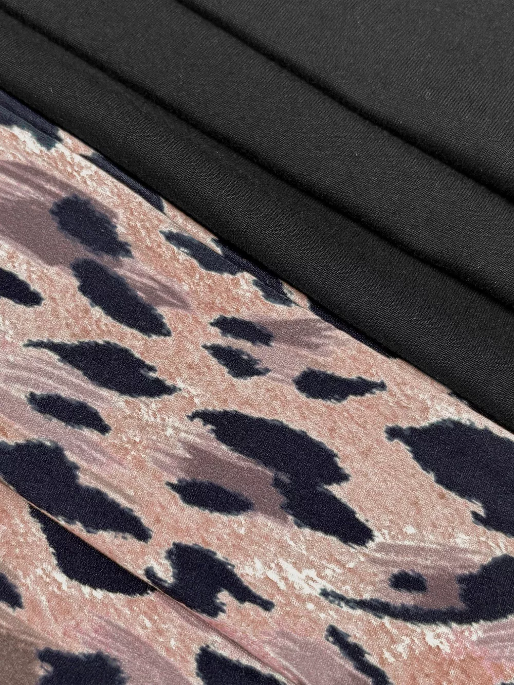 Round Neck Top and Leopard Pants Set, image 2