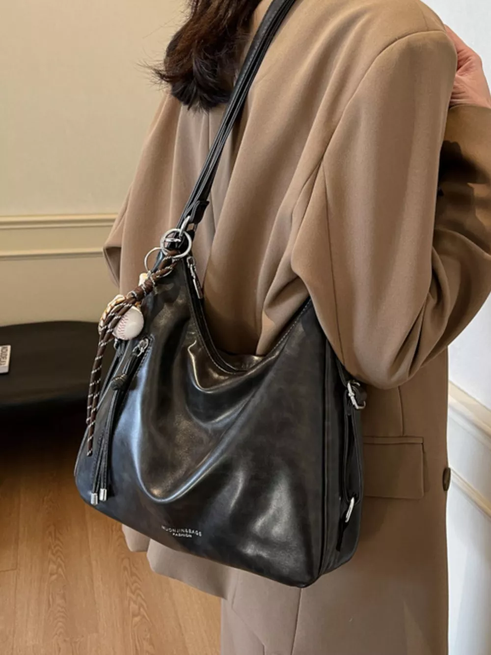 Vintage Style Leather Shoulder Bag, image 7