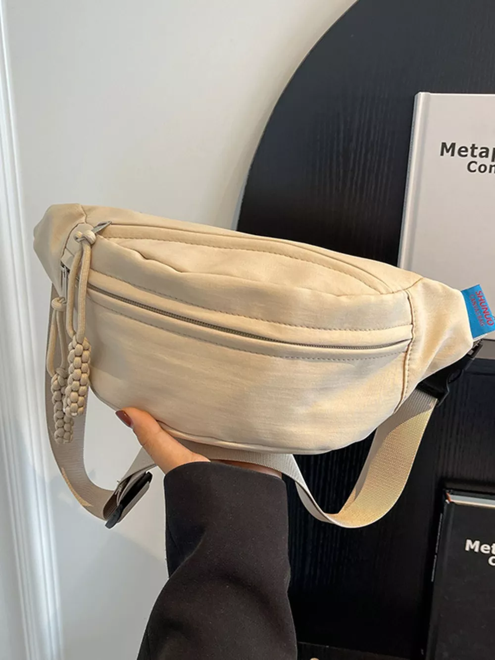 Lightweight Crossbody Bag with Tassel Detail, image 4