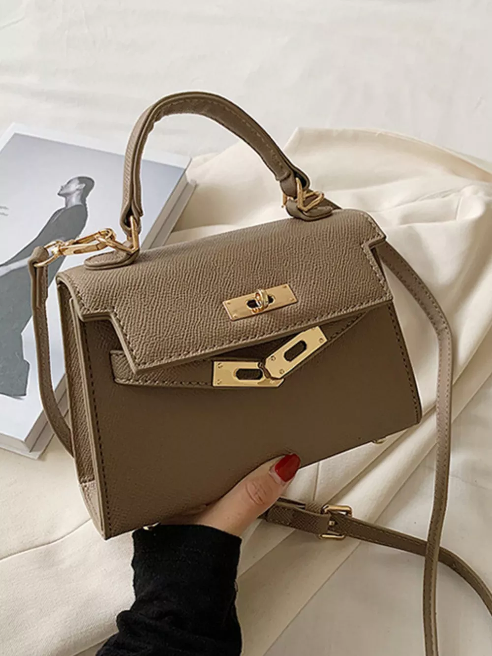 Adjustable Strap Flap Crossbody Bag, image 5