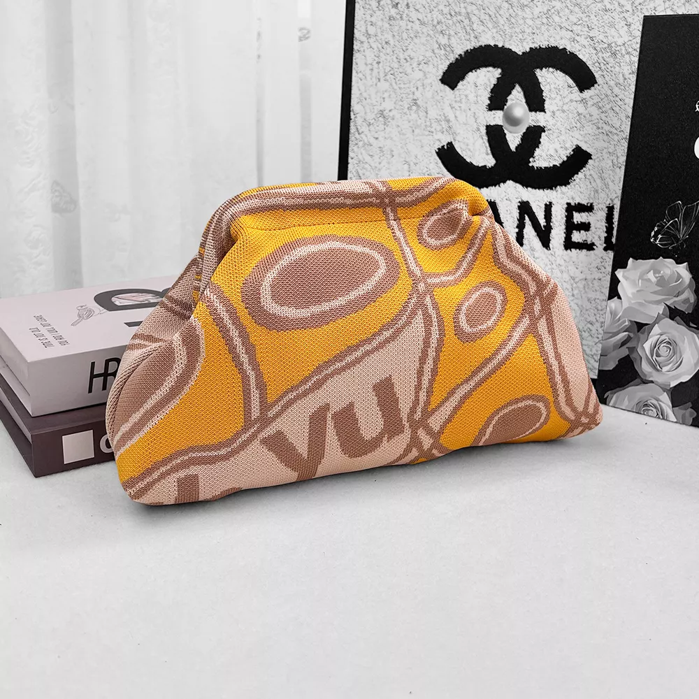 Abstract Pattern Clutch, image 4
