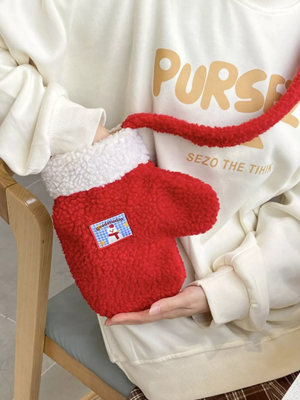 Christmas Mitten-Shaped Plush Crossbody Bag, image 8