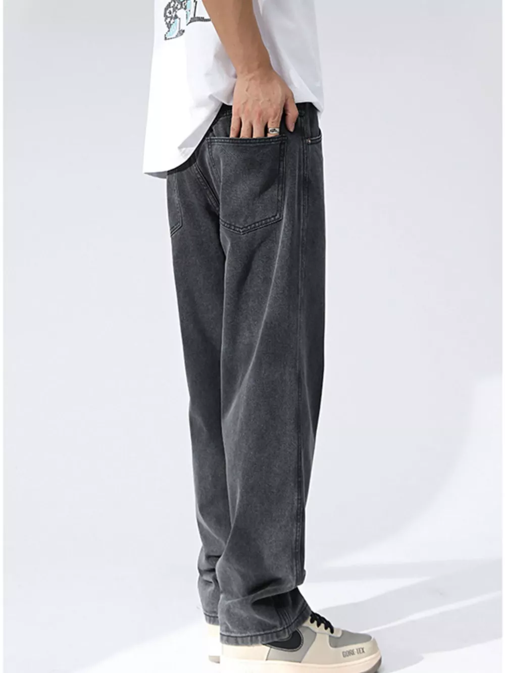 Men's Wash Relaxed Fit Wide Leg Jeans, image 2