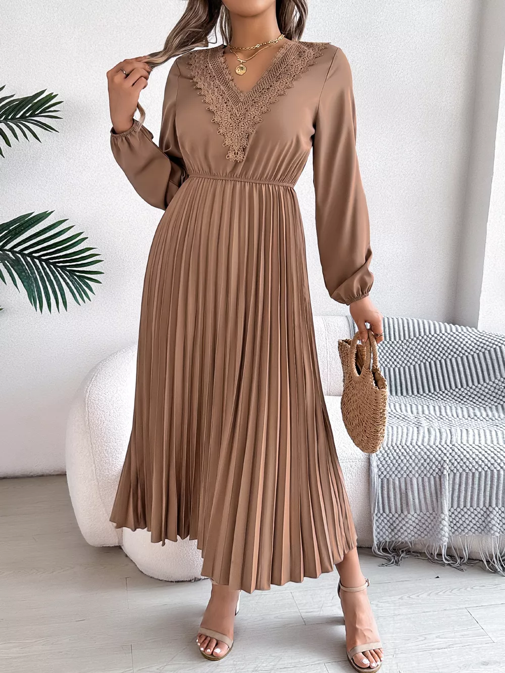 Lace Detail V-Neck Pleated Dress, image 9