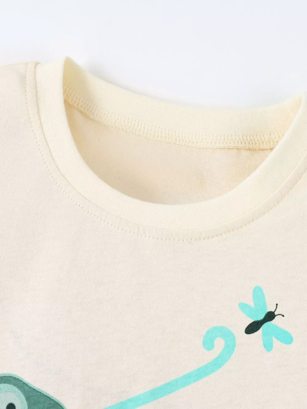 Children's Chameleon Catching Insect Graphic T-Shirt, image 3