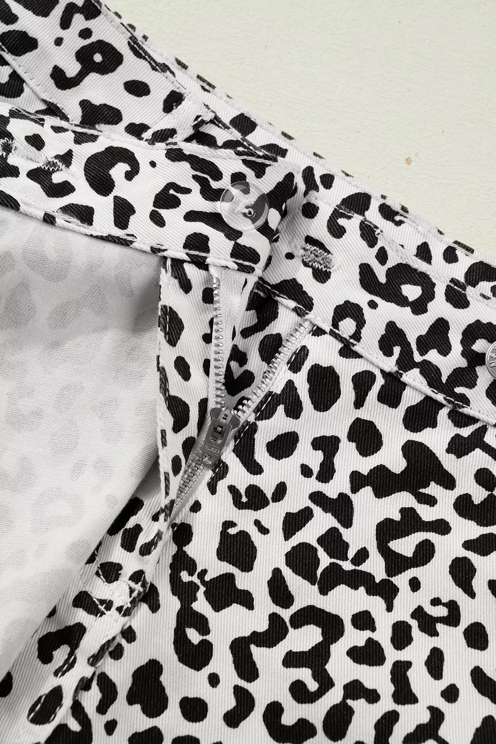 Leopard Print Button Overlap Denim Shorts, image 5