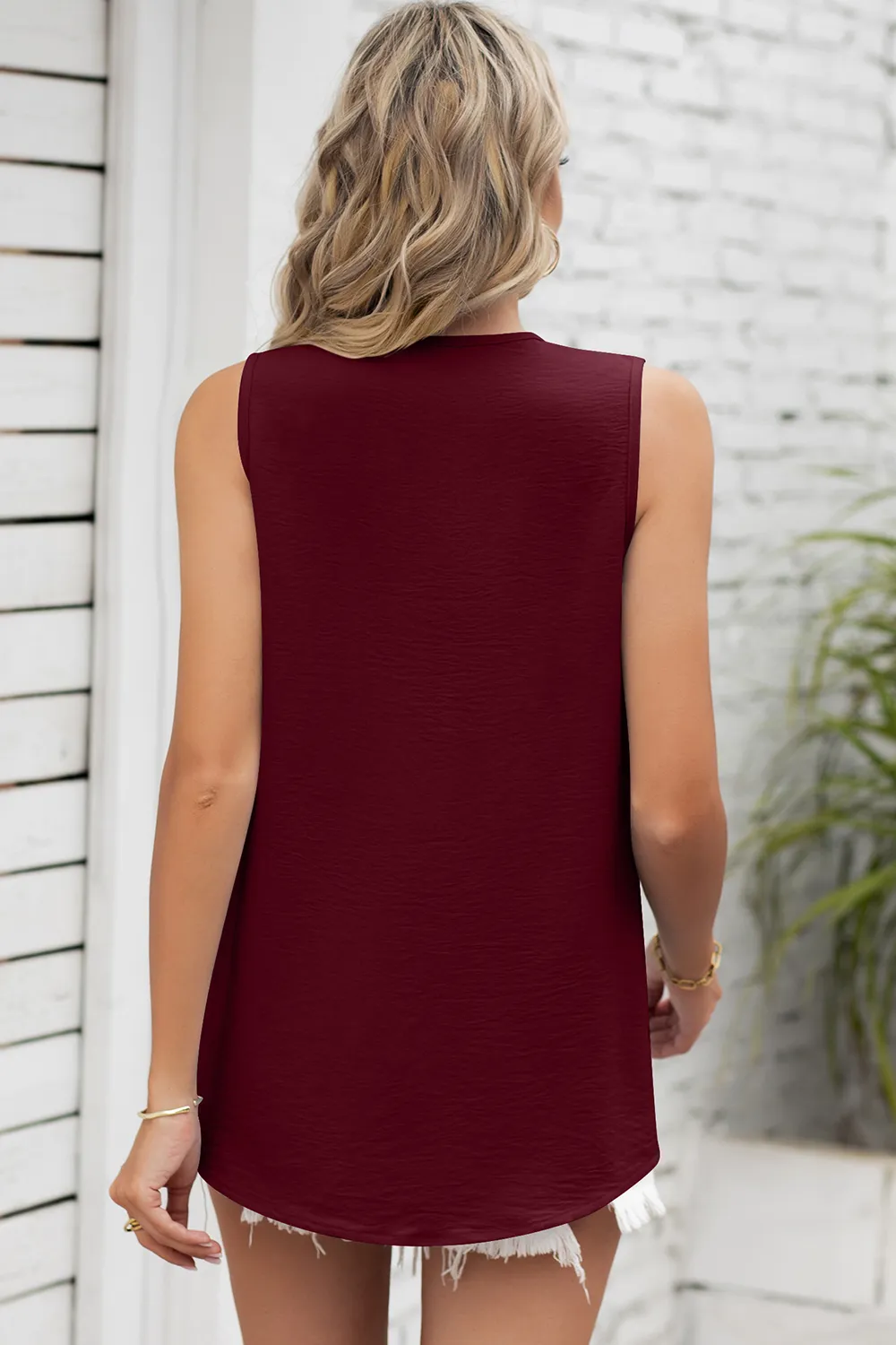Texture V-Neck Sleeveless Top, image 4