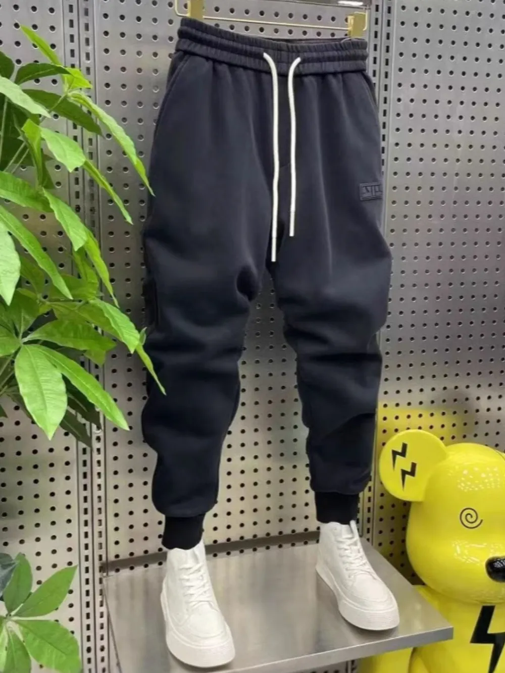 Men's Plus Size Drawstring Cargo Joggers, image 2