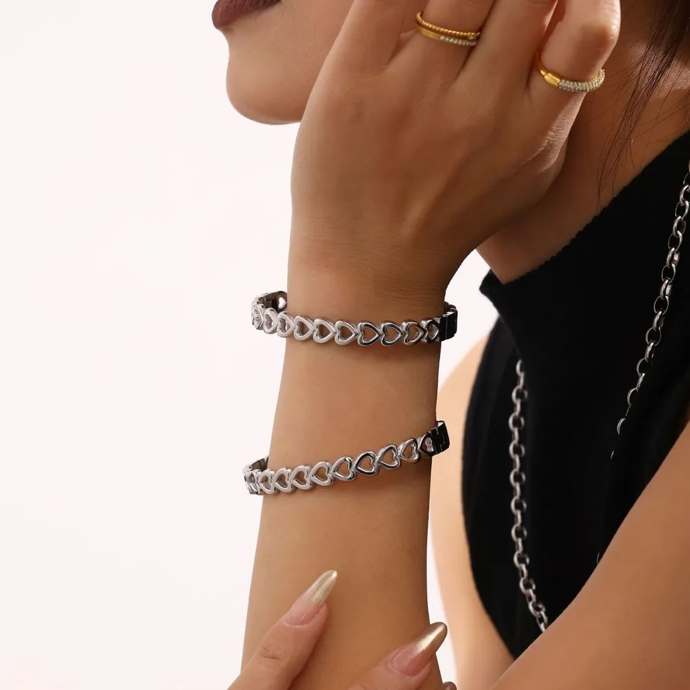 18K Gold-Plated Stainless Steel Heart Bracelet, image 3