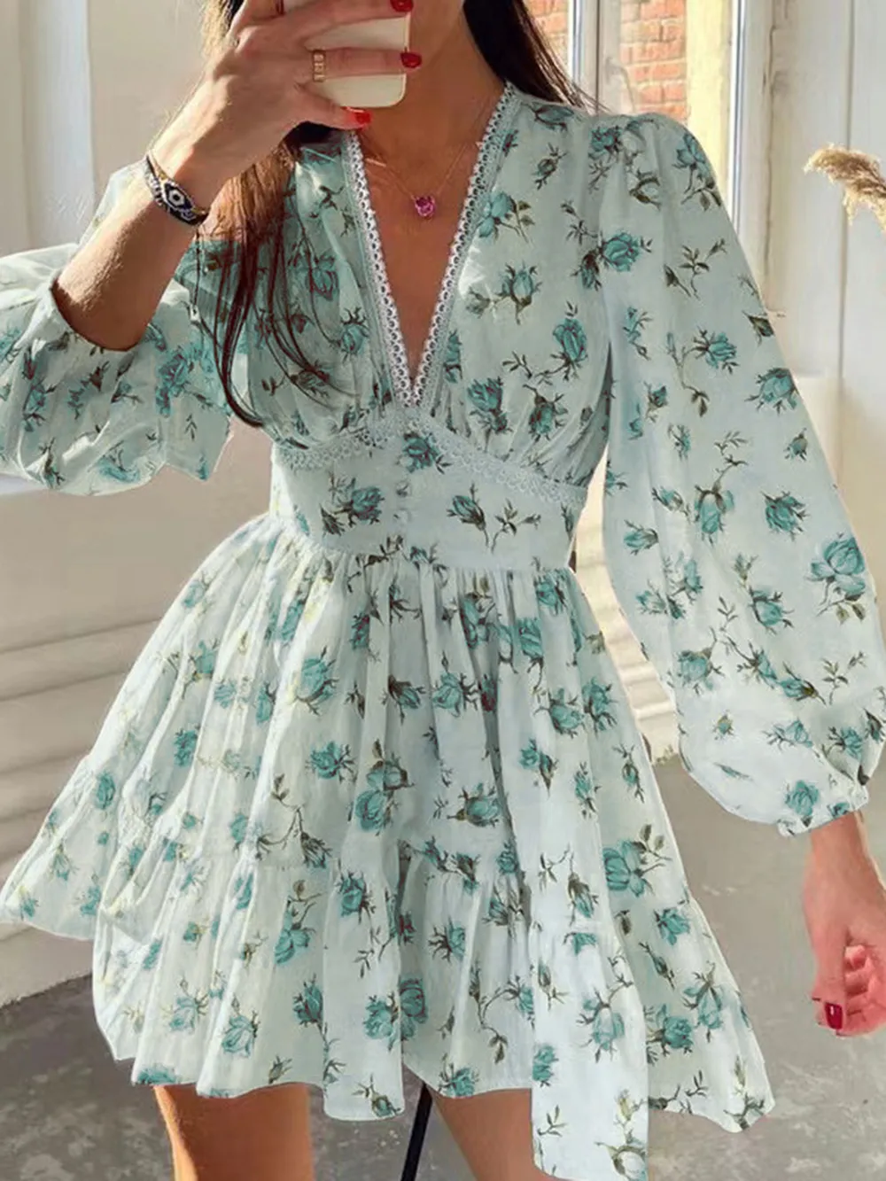 Lace Detail V-Neck Balloon Sleeve Dress, image 3