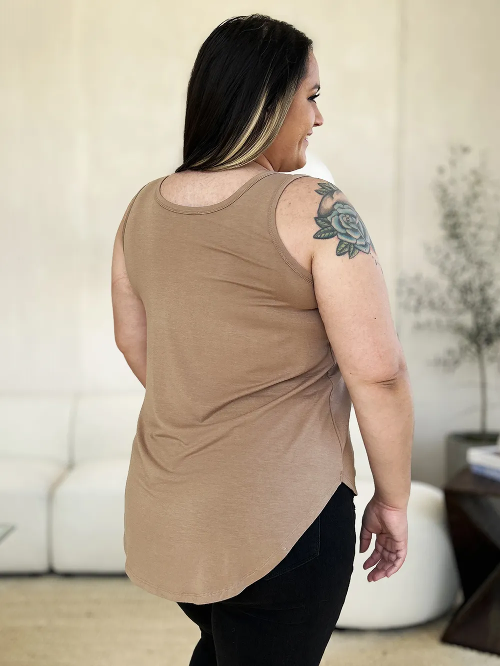 Full Size Round Neck Curved Hem Tank, image 4