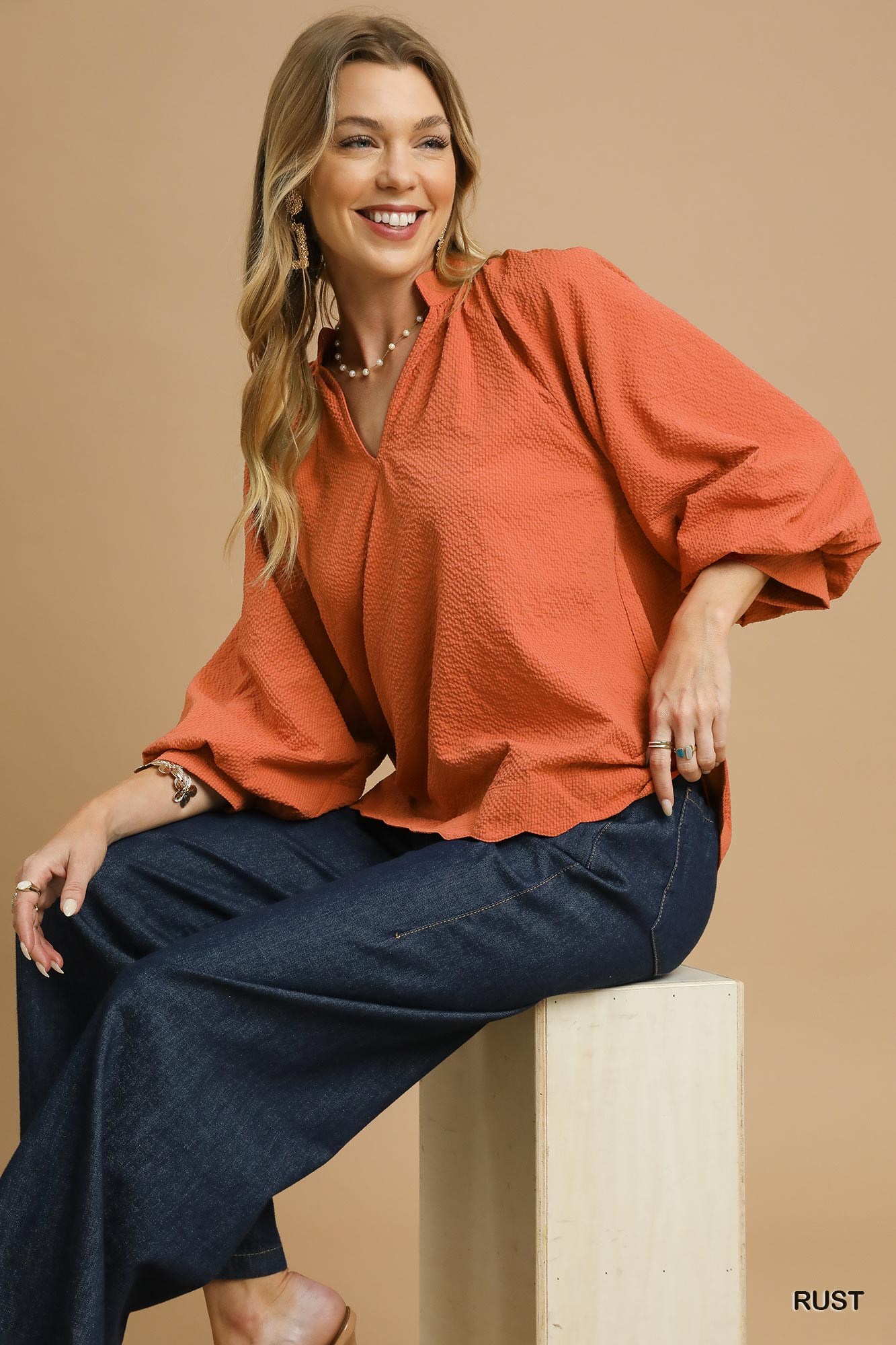 Textured Notched Balloon Sleeve Blouse with Scalloped Hem, image 3